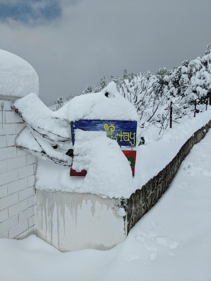 Namastay Himalayas, Kanatal Exterior photo
